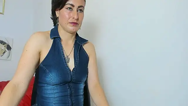 yasmin goldenst online show from October 7, 2025, 8:10 pm