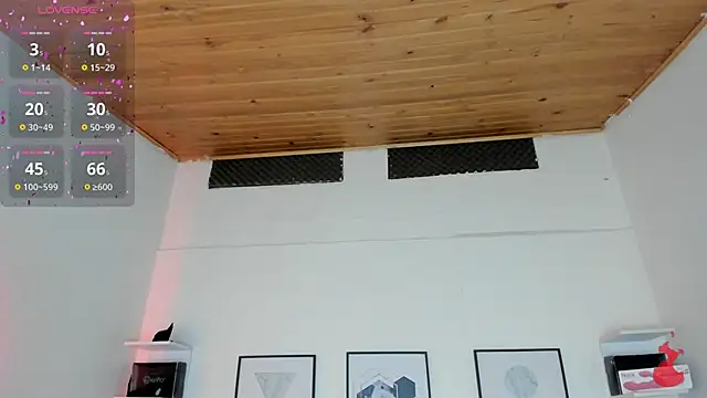 Snapshot of cristal__hot_1 chatting on March 8, 2025, 10:11 am cristal hot 1 online show from March 8, 2025, 10:11 am