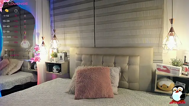 Snapshot of cristal__hot_1 chatting on November 9, 2025, 5:00 am cristal hot 1 online show from November 9, 2025, 5:00 am