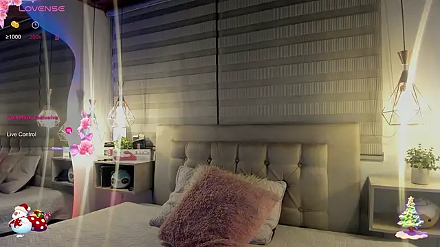 Snapshot of cristal__hot_1 chatting on December 1, 2025, 4:46 am cristal hot 1 online show from December 1, 2025, 4:46 am