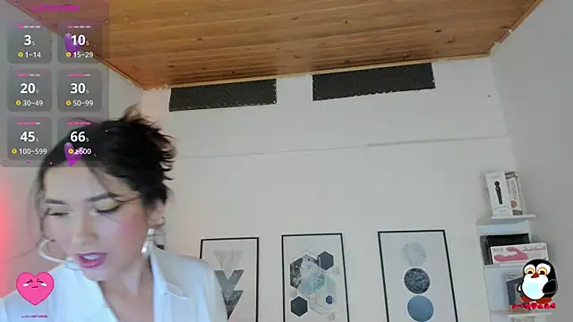 Snapshot of cristal__hot_1 chatting on March 2, 2025, 6:05 am cristal hot 1 online show from March 2, 2025, 6:05 am