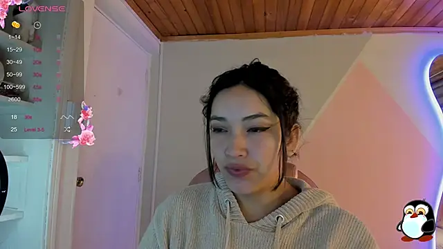 Snapshot of cristal__hot_1 chatting on September 21, 2025, 5:12 am cristal hot 1 online show from September 21, 2025, 5:12 am