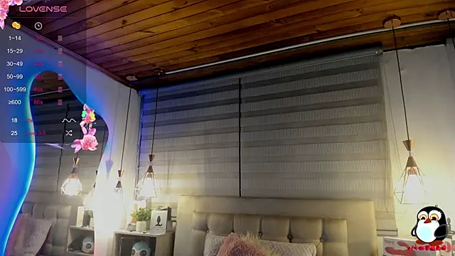 Snapshot of cristal__hot_1 chatting on November 7, 2025, 5:12 am cristal hot 1 online show from November 7, 2025, 5:12 am