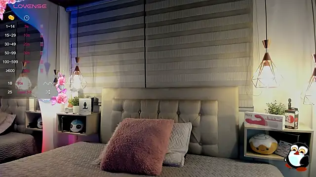 Snapshot of cristal__hot_1 chatting on November 8, 2025, 5:00 am cristal hot 1 online show from November 8, 2025, 5:00 am