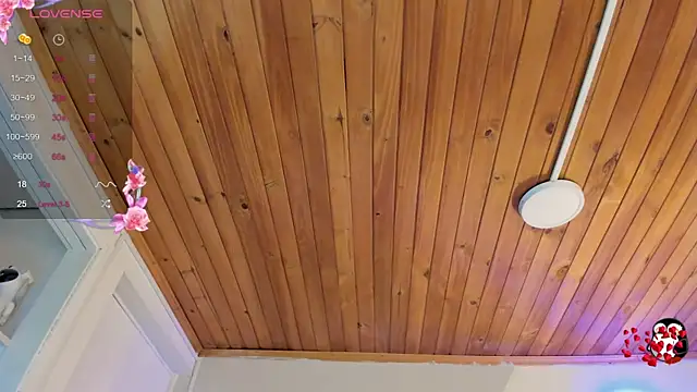 Snapshot of cristal__hot_1 chatting on September 12, 2025, 5:18 am cristal hot 1 online show from September 12, 2025, 5:18 am