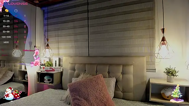 Snapshot of cristal__hot_1 chatting on November 22, 2025, 4:44 am cristal hot 1 online show from November 22, 2025, 4:44 am