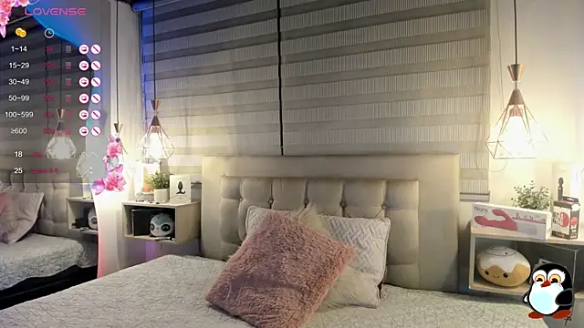 Snapshot of cristal__hot_1 chatting on November 3, 2025, 4:50 am cristal hot 1 online show from November 3, 2025, 4:50 am