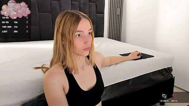 Snapshot of WhiteSun_01 chatting on October 27, 2025, 12:50 pm WhiteSun 01 online show from October 27, 2025, 12:50 pm