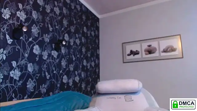 Sophi Cute online show from May 2, 2026, 12:21 pm