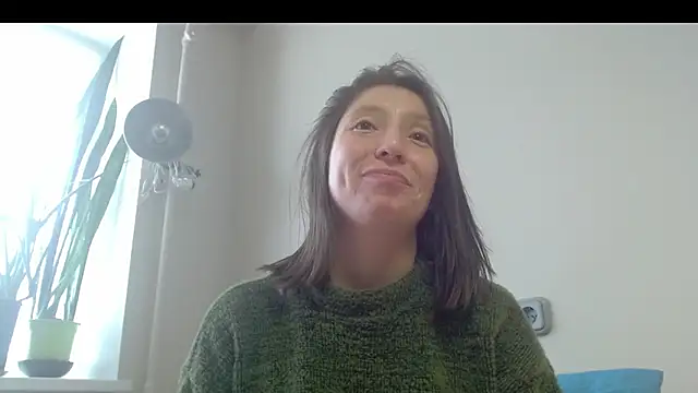 Snapshot of Sophi_Cute chatting on March 16, 2025, 12:11 pm Sophi Cute online show from March 16, 2025, 12:11 pm