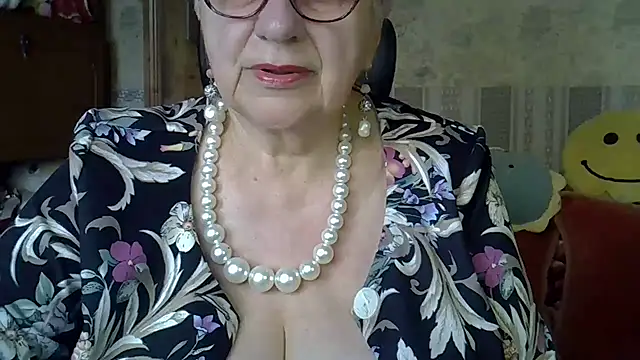 SweetCherry27 online show from April 11, 2026, 4:31 am