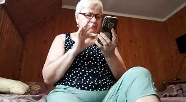 Snapshot of SweetCherry27 chatting on June 26, 2026, 3:56 am SweetCherry27 online show from June 26, 2026, 3:56 am