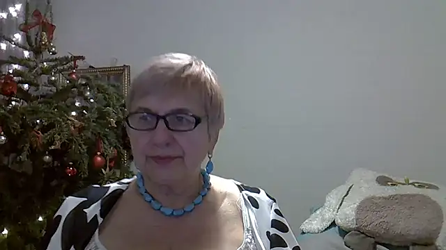 SweetCherry27 online show from January 14, 2026, 6:39 am