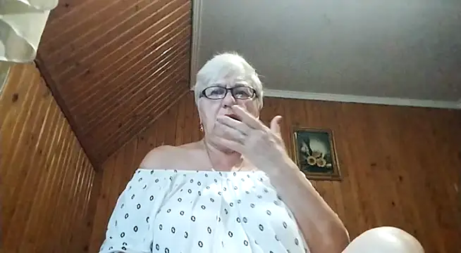 Snapshot of SweetCherry27 chatting on June 30, 2026, 2:44 am SweetCherry27 online show from June 30, 2026, 2:44 am