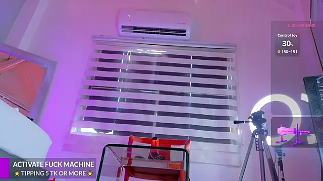 Snapshot of Miss_Pawi chatting on October 29, 2025, 9:25 pm Miss Pawi online show from October 29, 2025, 9:25 pm