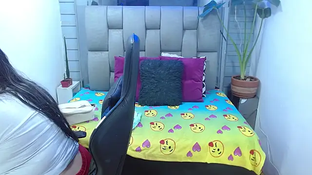 Snapshot of evelin_zaens chatting on July 11, 2026, 4:02 am evelin zaens online show from July 11, 2026, 4:02 am