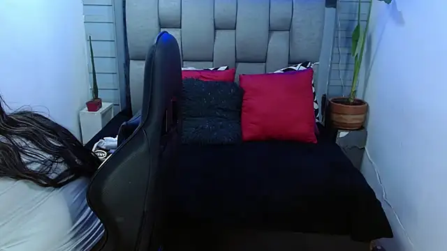 Snapshot of evelin_zaens chatting on August 1, 2026, 4:32 am evelin zaens online show from August 1, 2026, 4:32 am