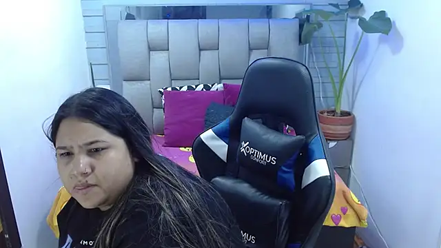 Snapshot of evelin_zaens chatting on July 9, 2026, 3:51 am evelin zaens online show from July 9, 2026, 3:51 am