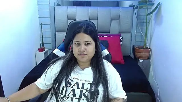 Snapshot of evelin_zaens chatting on August 4, 2026, 4:50 am evelin zaens online show from August 4, 2026, 4:50 am