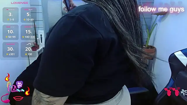 Snapshot of evelin_zaens chatting on June 14, 2026, 4:46 am evelin zaens online show from June 14, 2026, 4:46 am