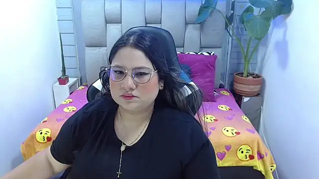 Snapshot of evelin_zaens chatting on July 5, 2026, 3:33 am evelin zaens online show from July 5, 2026, 3:33 am