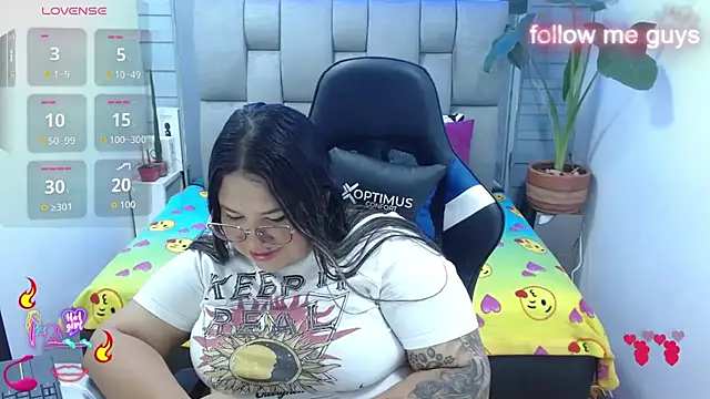 Snapshot of evelin_zaens chatting on July 4, 2026, 4:30 am evelin zaens online show from July 4, 2026, 4:30 am
