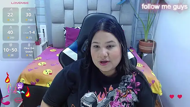 Snapshot of evelin_zaens chatting on July 13, 2026, 5:51 am evelin zaens online show from July 13, 2026, 5:51 am