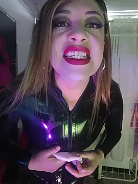 Snapshot of LatexDevil_Blondie chatting on July 15, 2026, 3:19 pm LatexDevil Blondie online show from July 15, 2026, 3:19 pm