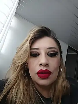 Snapshot of LatexDevil_Blondie chatting on July 8, 2026, 1:12 pm LatexDevil Blondie online show from July 8, 2026, 1:12 pm