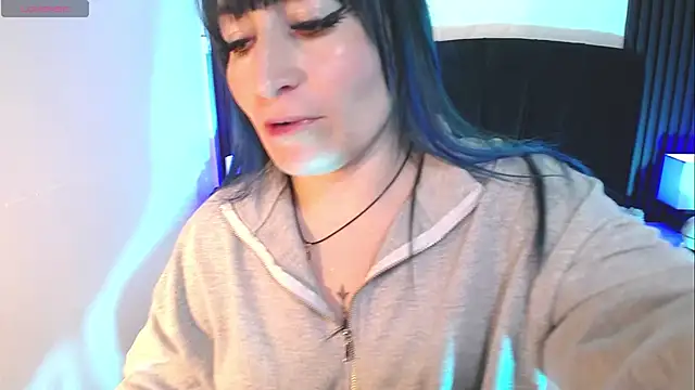 Snapshot of alicia_moom chatting on November 3, 2025, 6:00 pm alicia moom online show from November 3, 2025, 6:00 pm