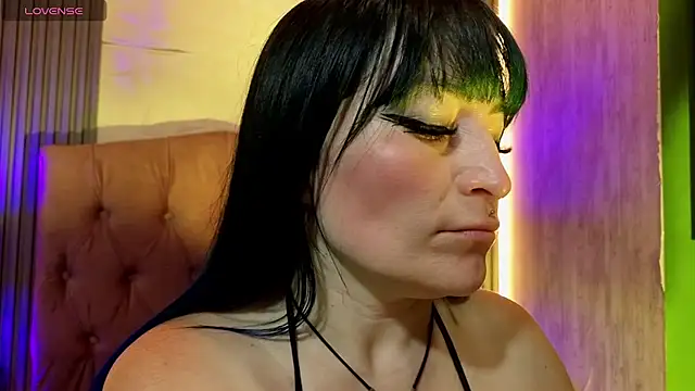 alicia moom online show from June 25, 2026, 5:12 am