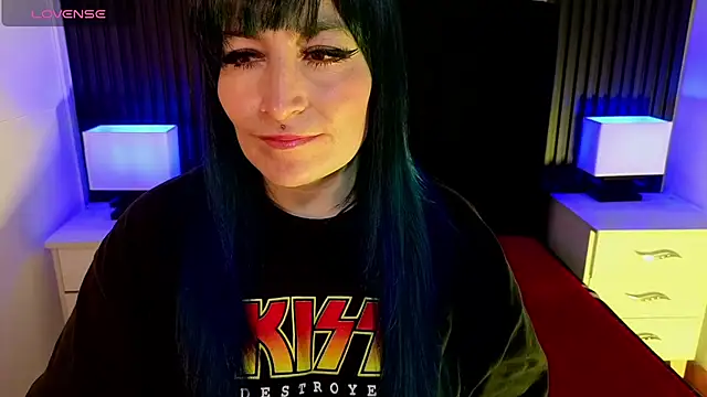 alicia moom online show from June 26, 2026, 8:03 pm