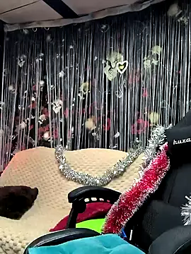 KikiXRed online show from January 2, 2025, 6:45 pm