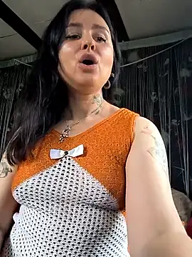Snapshot of KikiXRed chatting on June 15, 2026, 8:36 am KikiXRed online show from June 15, 2026, 8:36 am