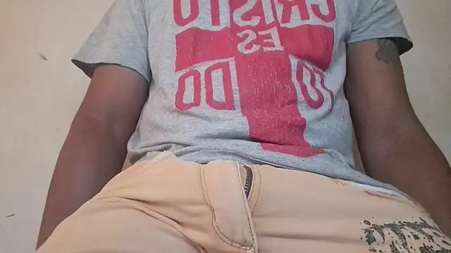 Snapshot of royblackbigpvt chatting on October 27, 2025, 6:53 pm royblackbigpvt online show from October 27, 2025, 6:53 pm