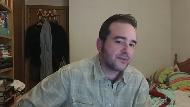 curiosillo83 online show from May 5, 2026, 3:04 pm