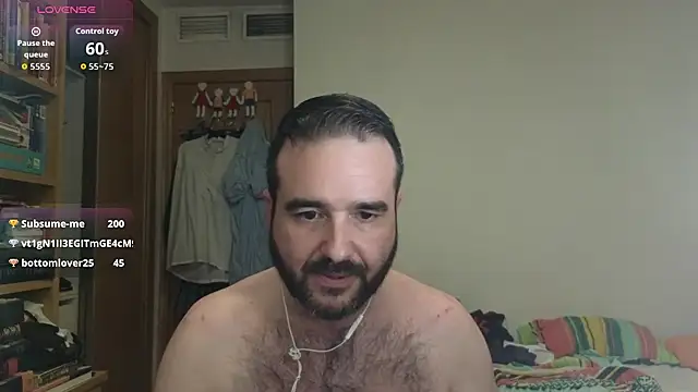 curiosillo83 online show from October 15, 2025, 2:32 am