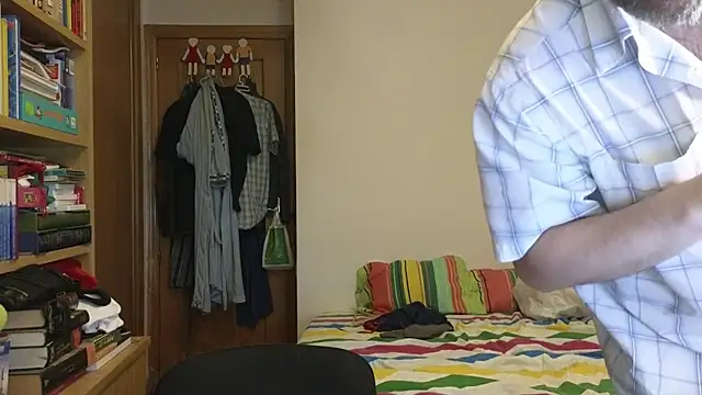 Snapshot of curiosillo83 chatting on July 28, 2026, 1:54 pm curiosillo83 online show from July 28, 2026, 1:54 pm