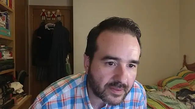 Snapshot of curiosillo83 chatting on June 4, 2026, 3:38 pm curiosillo83 online show from June 4, 2026, 3:38 pm