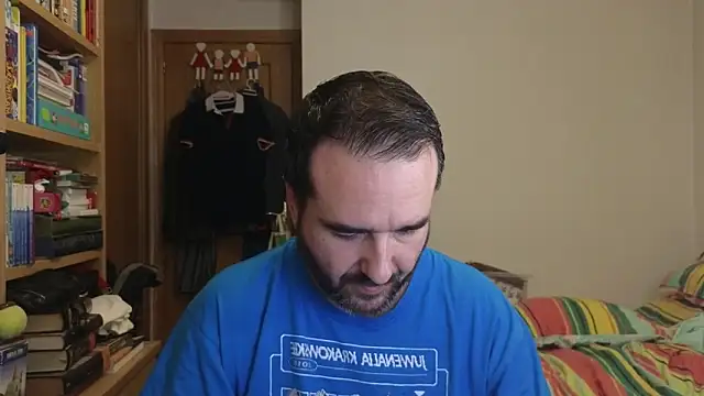 Snapshot of curiosillo83 chatting on June 6, 2026, 11:04 am curiosillo83 online show from June 6, 2026, 11:04 am
