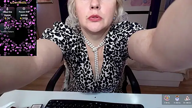 Candy Long online show from June 5, 2026, 6:40 am