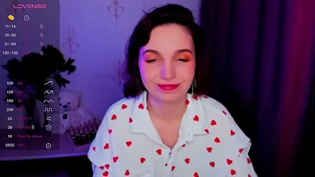 KindHazelHere  online show from November 22, 2025, 7:13 pm