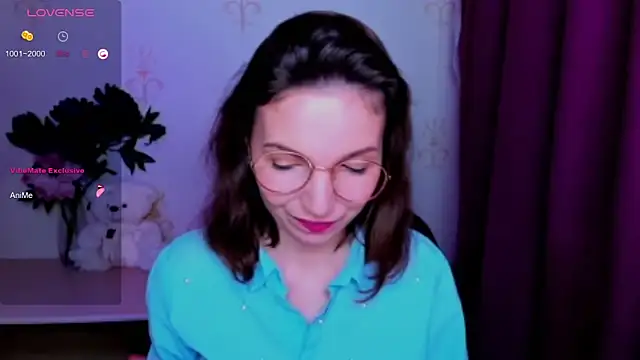 Snapshot of KindHazelHere_ chatting on June 21, 2026, 4:35 pm KindHazelHere online show from June 21, 2026, 4:35 pm