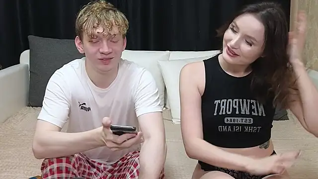 Snapshot of loossers chatting on October 17, 2025, 10:29 am loossers online show from October 17, 2025, 10:29 am