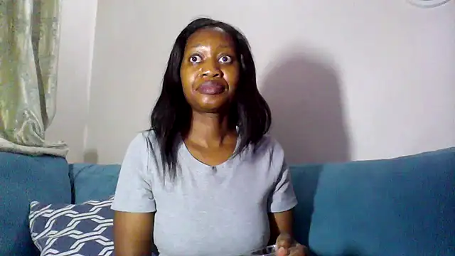 Snapshot of Hardnipples8 chatting on November 6, 2025, 11:20 pm Hardnipples8 online show from November 6, 2025, 11:20 pm