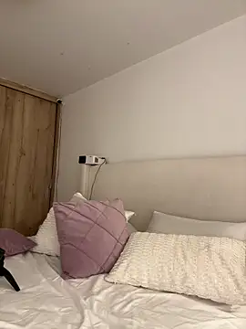 Snapshot of Bella_cutte_ chatting on December 1, 2025, 11:16 pm Bella cutte online show from December 1, 2025, 11:16 pm