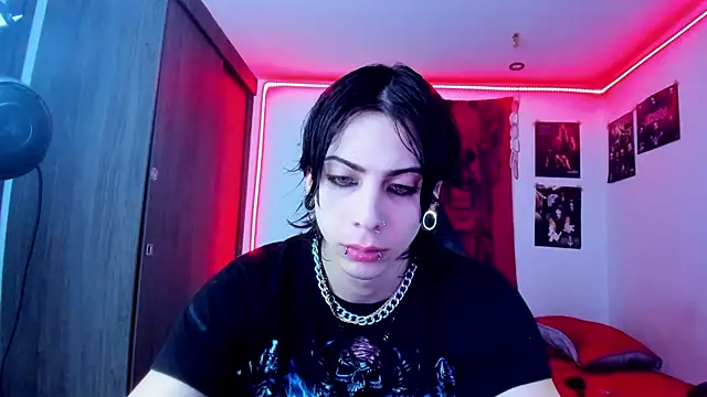 Snapshot of dussk_ chatting on January 9, 2025, 6:59 am dussk online show from January 9, 2025, 6:59 am