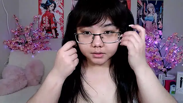 Snapshot of Moertomlly chatting on April 13, 2026, 4:16 am Moertomlly online show from April 13, 2026, 4:16 am