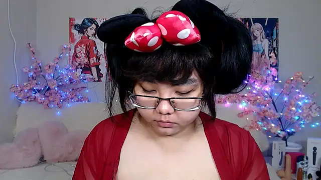 Snapshot of Moertomlly chatting on April 16, 2026, 4:13 am Moertomlly online show from April 16, 2026, 4:13 am