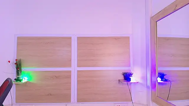 Snapshot of _nickypurple_ chatting on March 6, 2026, 7:20 pm nickypurple online show from March 6, 2026, 7:20 pm